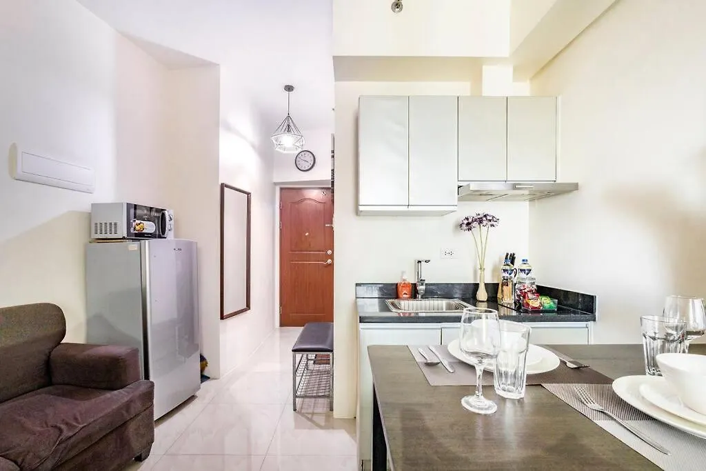 Casa Niekolaus I Cozy Studio Unit And Free Parking Manila