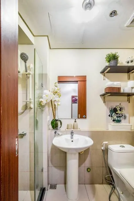 Casa Niekolaus I Cozy Studio Unit And Free Parking Manila